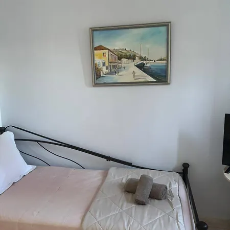 Niki Apartment Liaropá